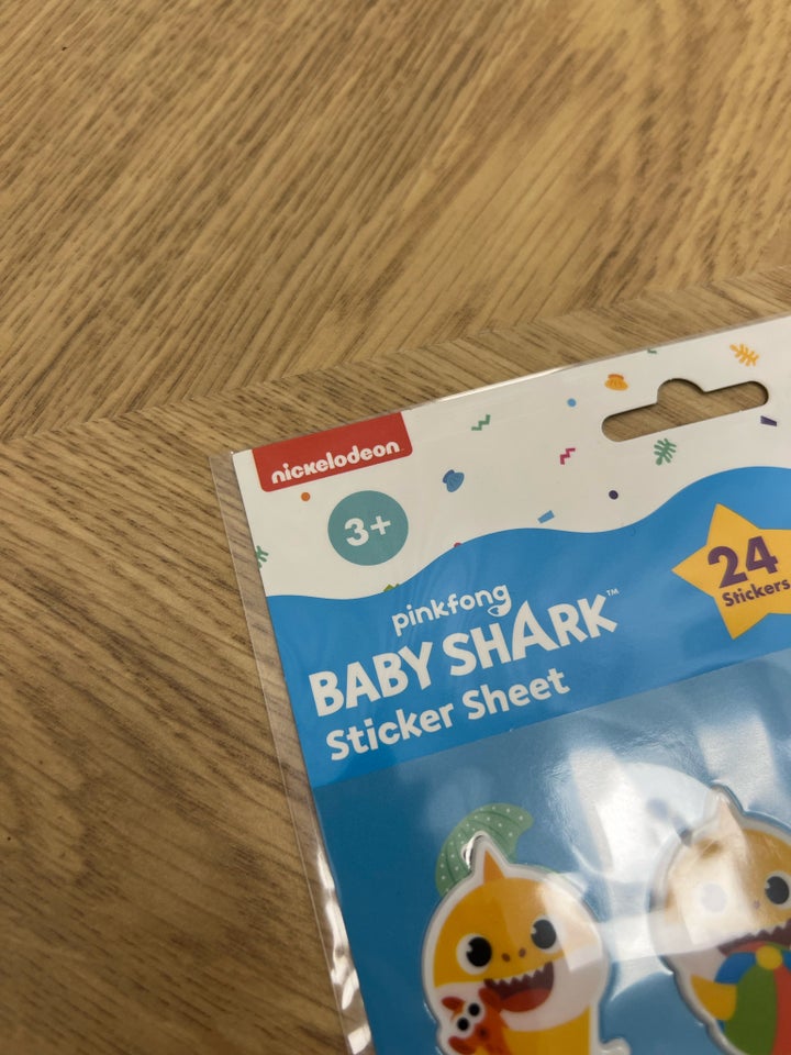 Klistermærker, Baby Shark