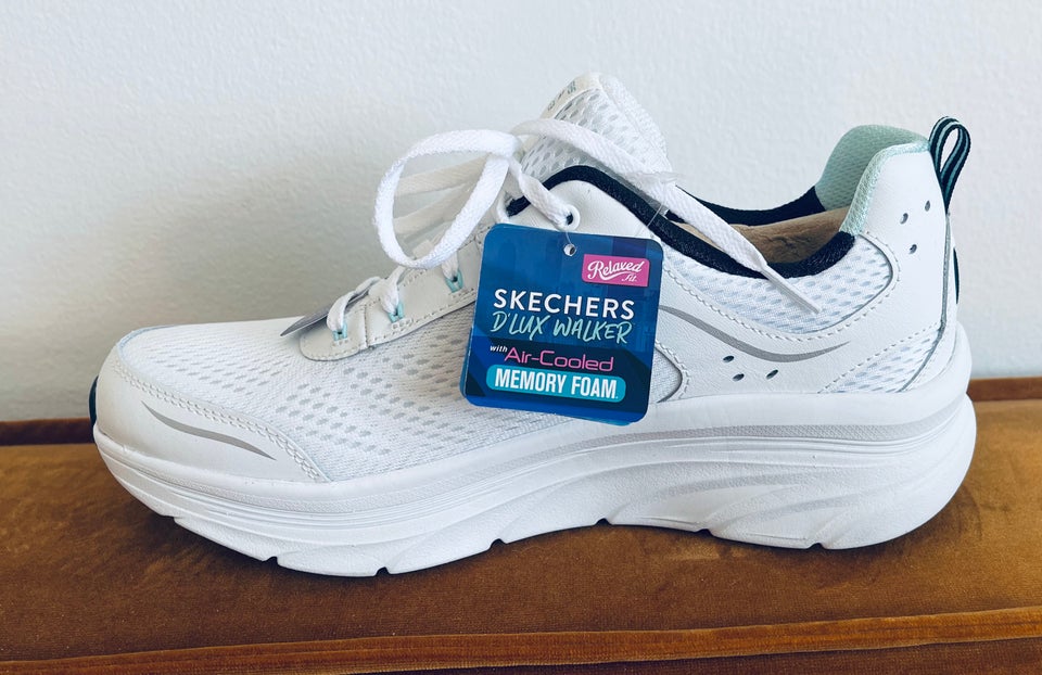 SKECHERS D’LUX WALKER