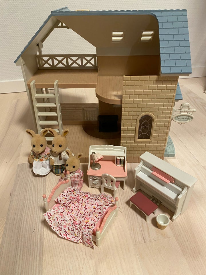 Sylvanian, Hus, familie og