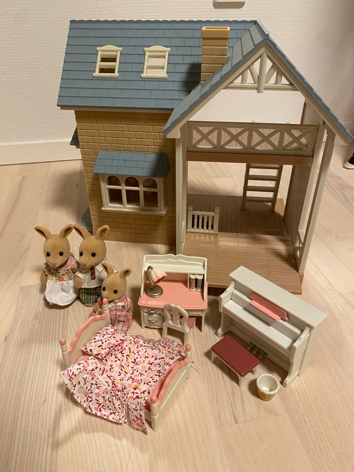 Sylvanian, Hus, familie og