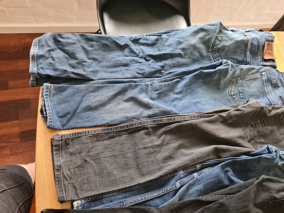 Jeans, Jeans og joggingbukser, HM