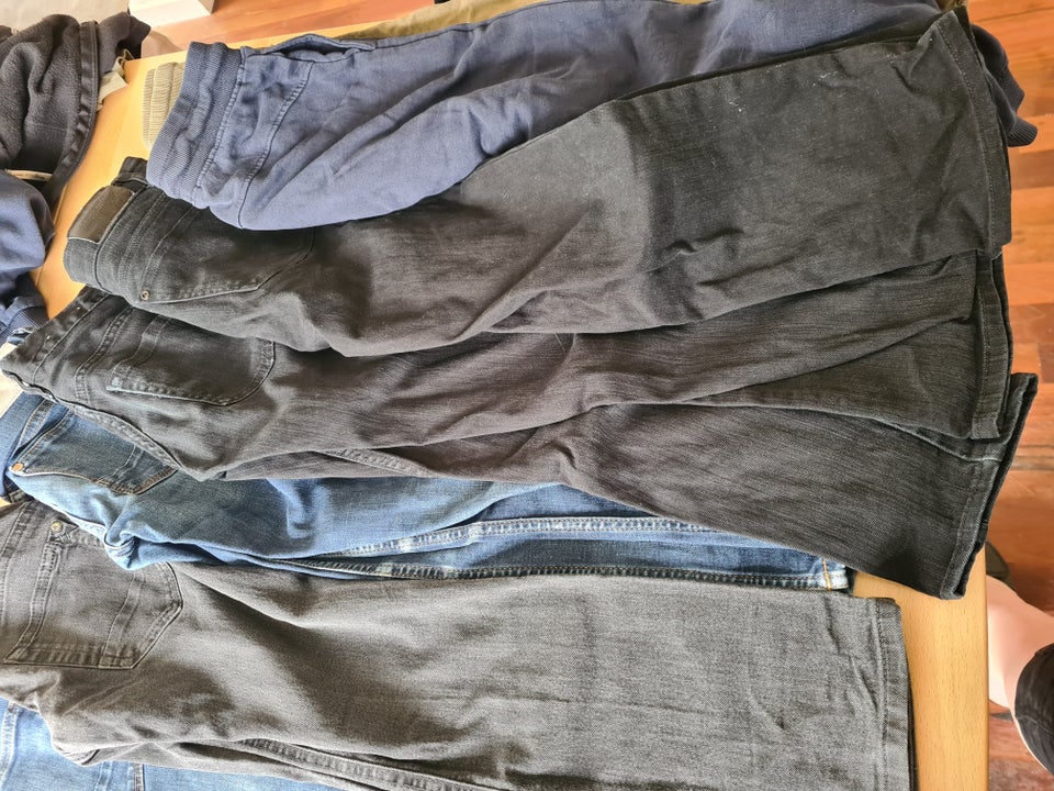 Jeans, Jeans og joggingbukser, HM