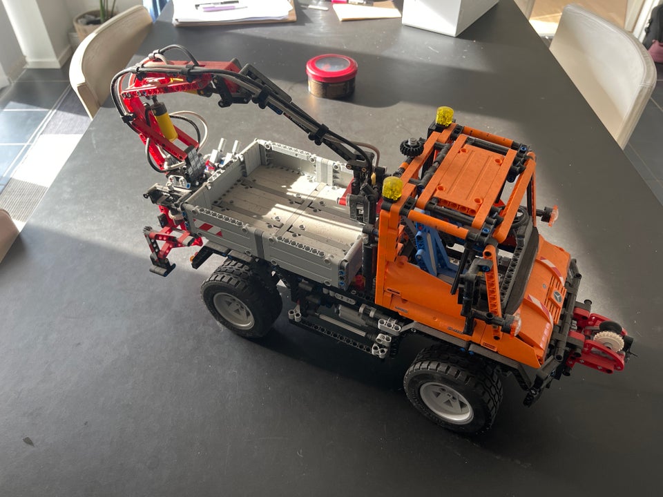 Lego Technic, 8110 Mercedes Benz