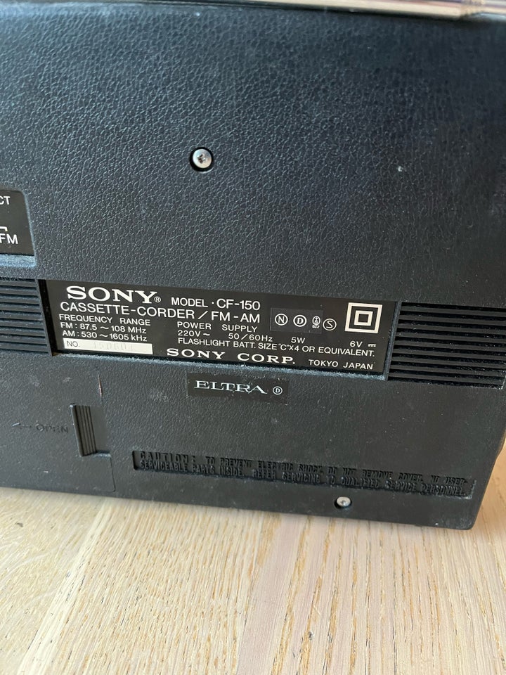 AM/FM radio, Sony, CF 150