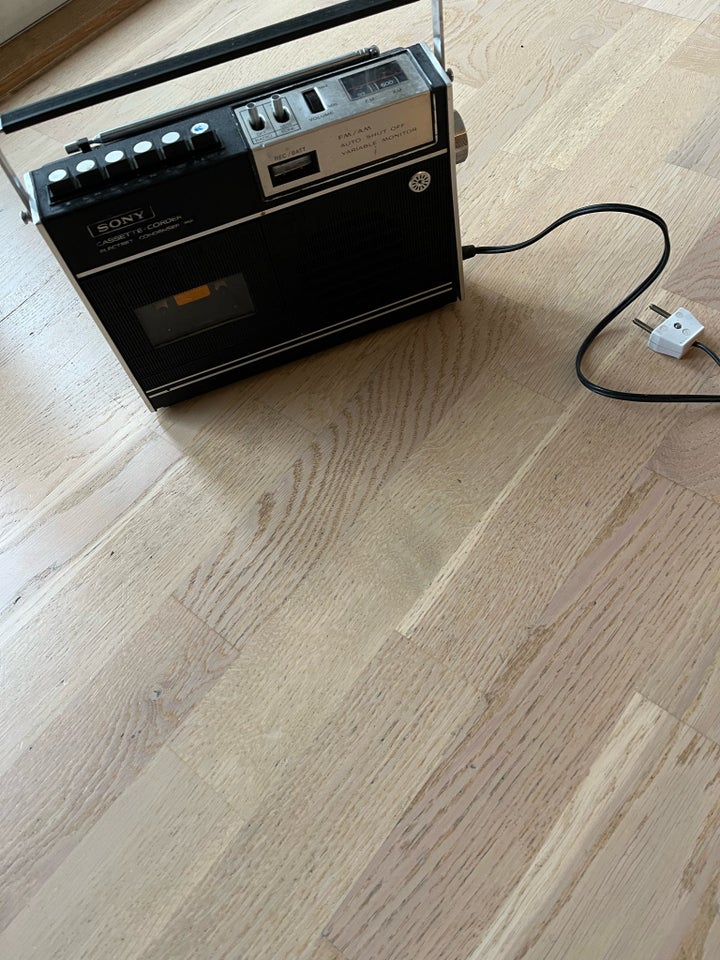 AM/FM radio, Sony, CF 150