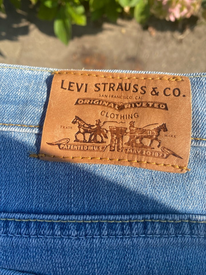 Jeans, Levis, str. 27