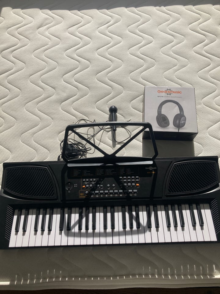 Keyboard, Gear4music MK-1000