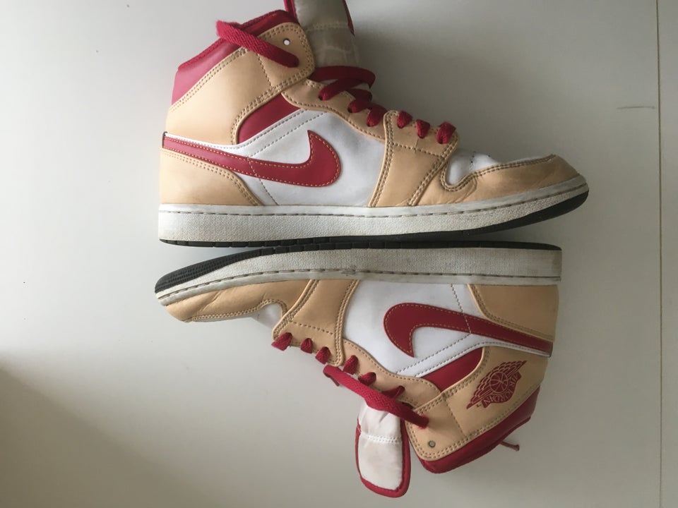 Sneakers, str. 43, nike Jordan 1 Mid