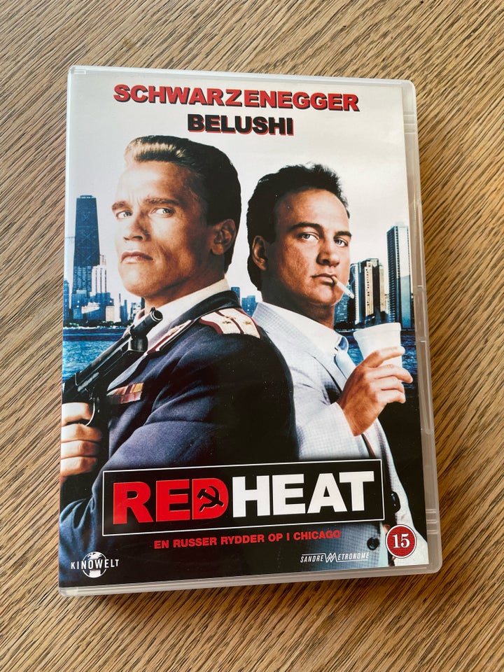 Red Heat - En Russer Rydder Op i