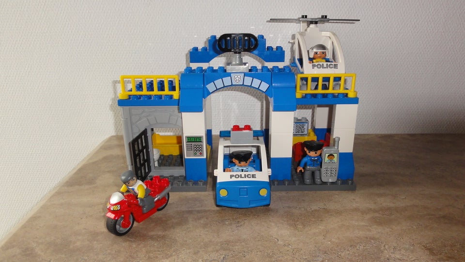 Lego Duplo, i7... Politistation