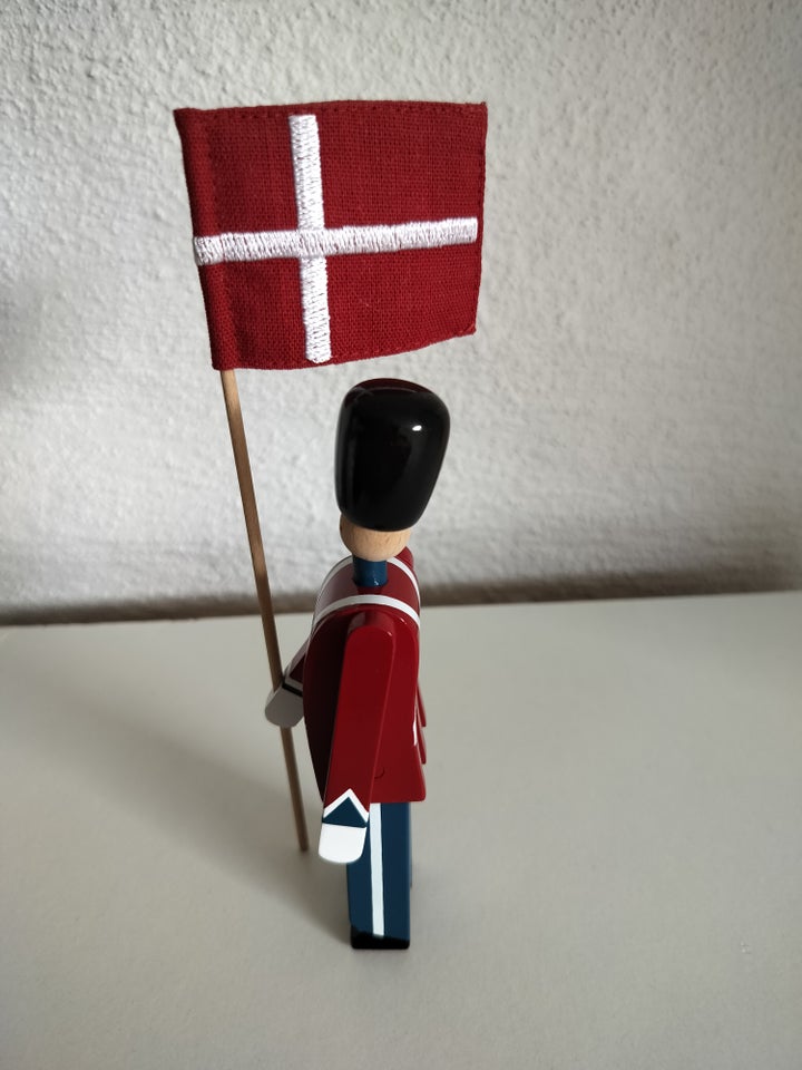 Kay Bojesen soldat fanebærer med