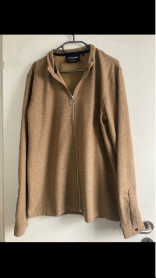 Cardigan, Anerkjent , str. XL