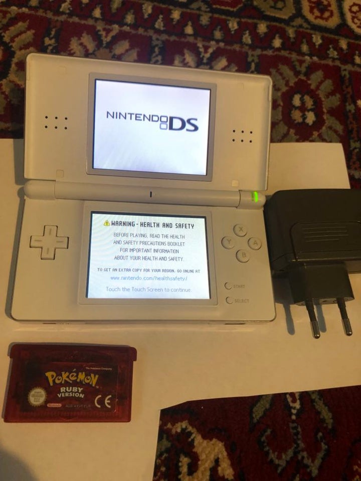 Nintendo DS Lite + Pokemon Ruby