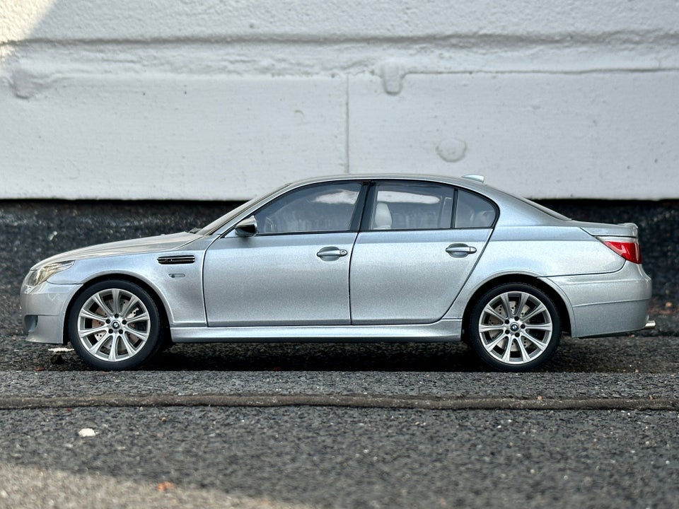 Modelbil, Kyosho BMW E60 M5, skala