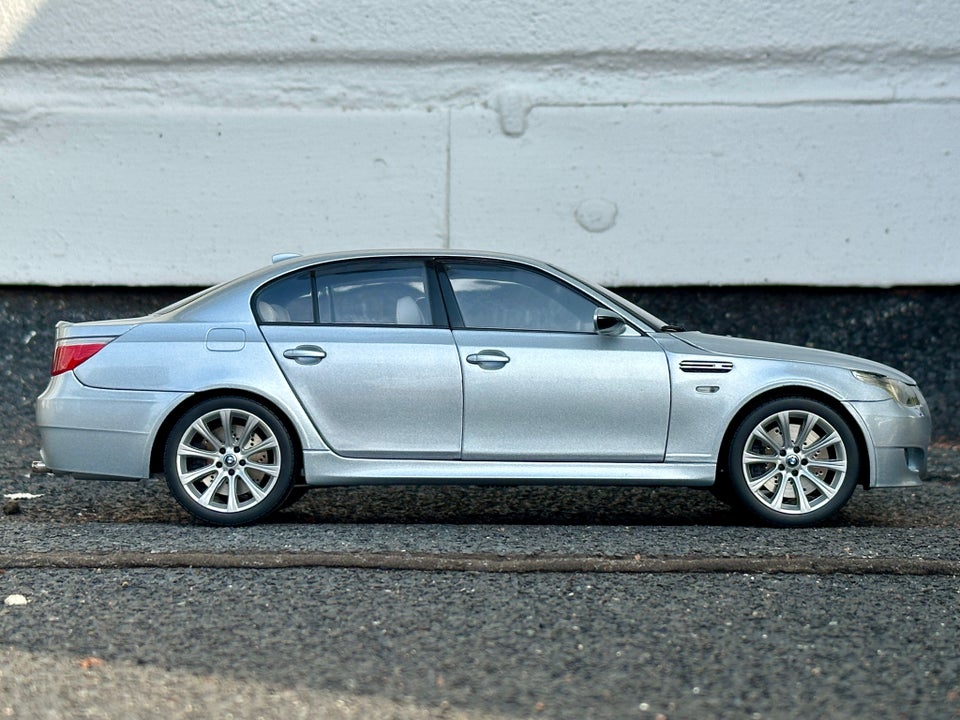 Modelbil, Kyosho BMW E60 M5, skala