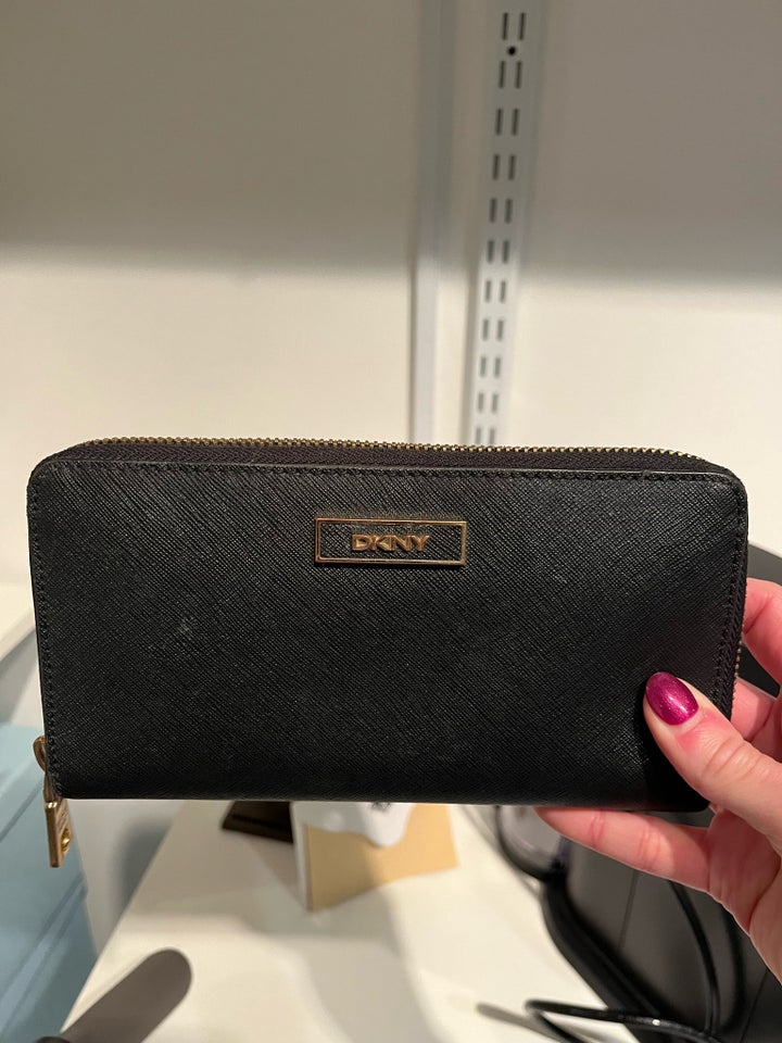 Pung, DKNY