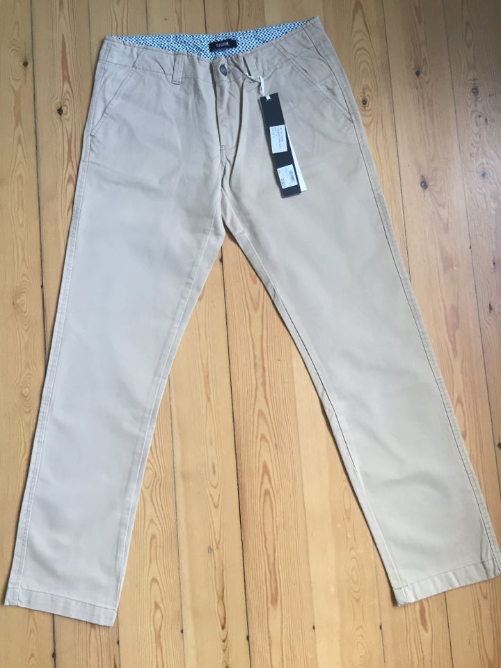 Chinos, Storm, str. 30