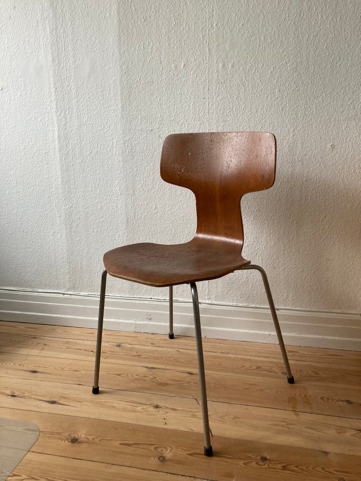 Arne Jacobsen, 3103, T-stol