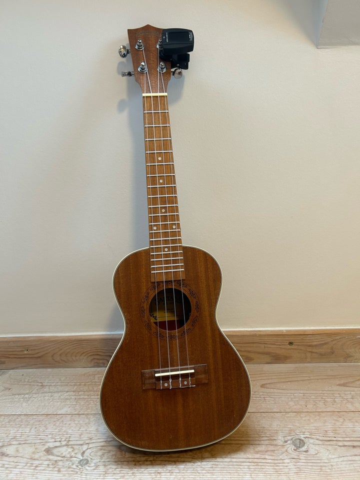 Ukulele, Santana 35C