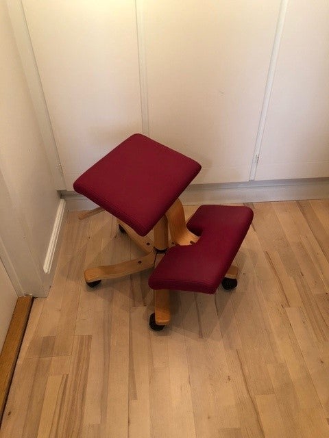 Anden arkitekt Stokke Knæstol på