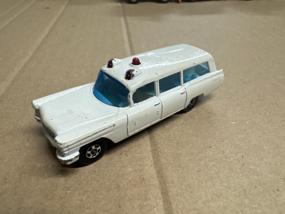 Modelbil, Cadillac ambulance