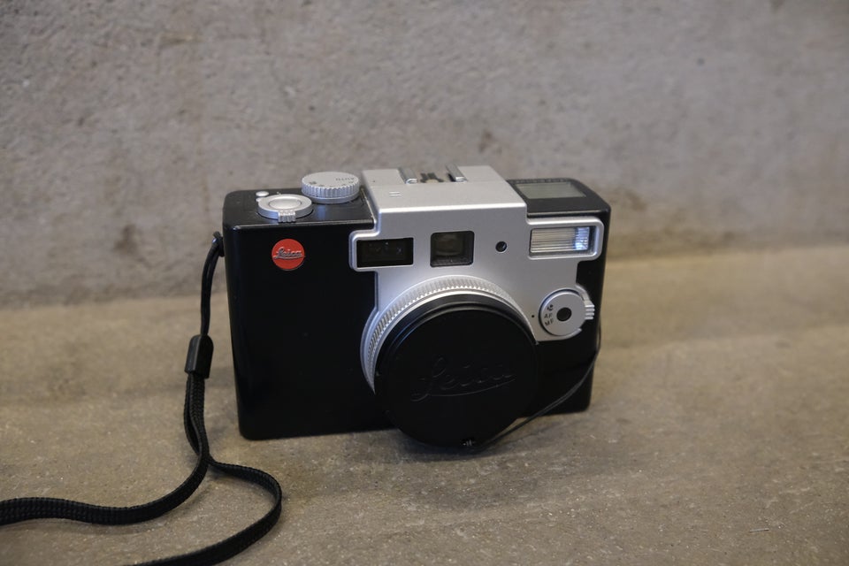 Leica, Digilux 1, 4 megapixels