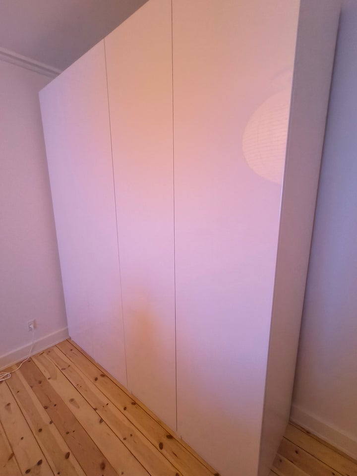 Garderobeskab, Ikea, b: 199 d: 60 h: