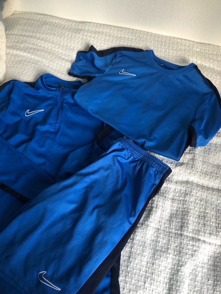 Sportstøj, Shorts og bluse, Nike