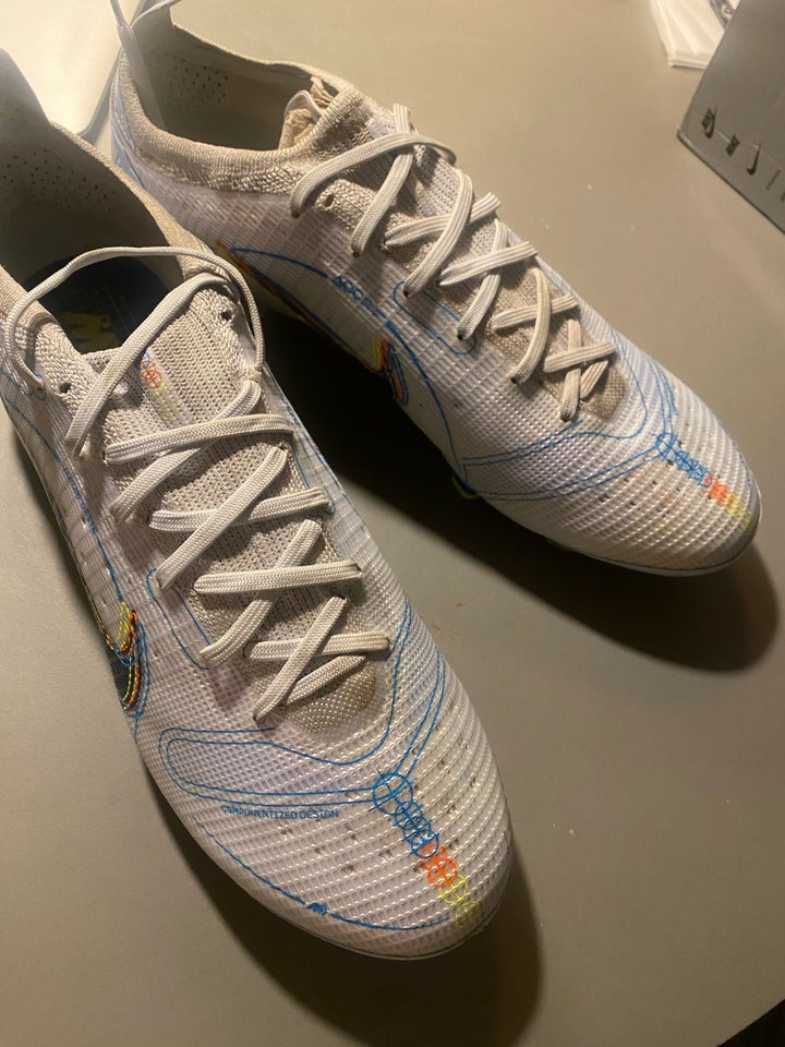 Fodboldstøvler, Nike Mercurial