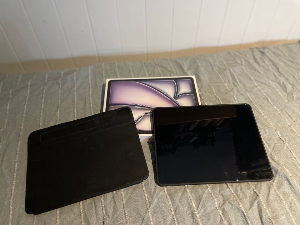 iPad Air 5, 128 GB, sort