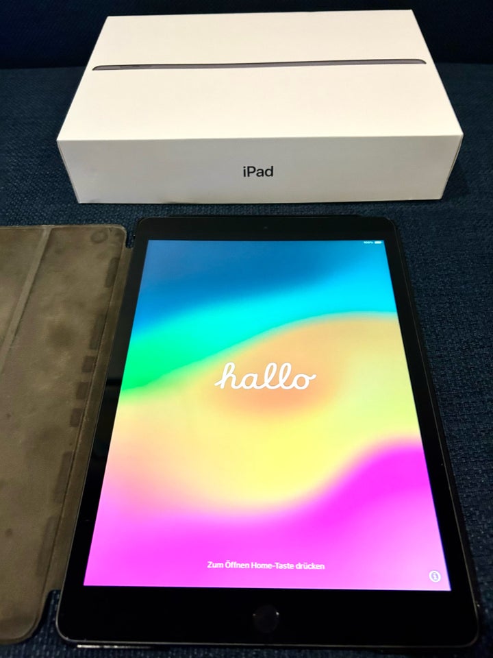 iPad 8, 64 GB, sort