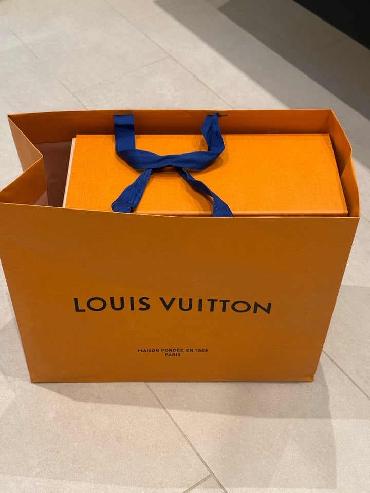 Louis Vuitton Waves High De...