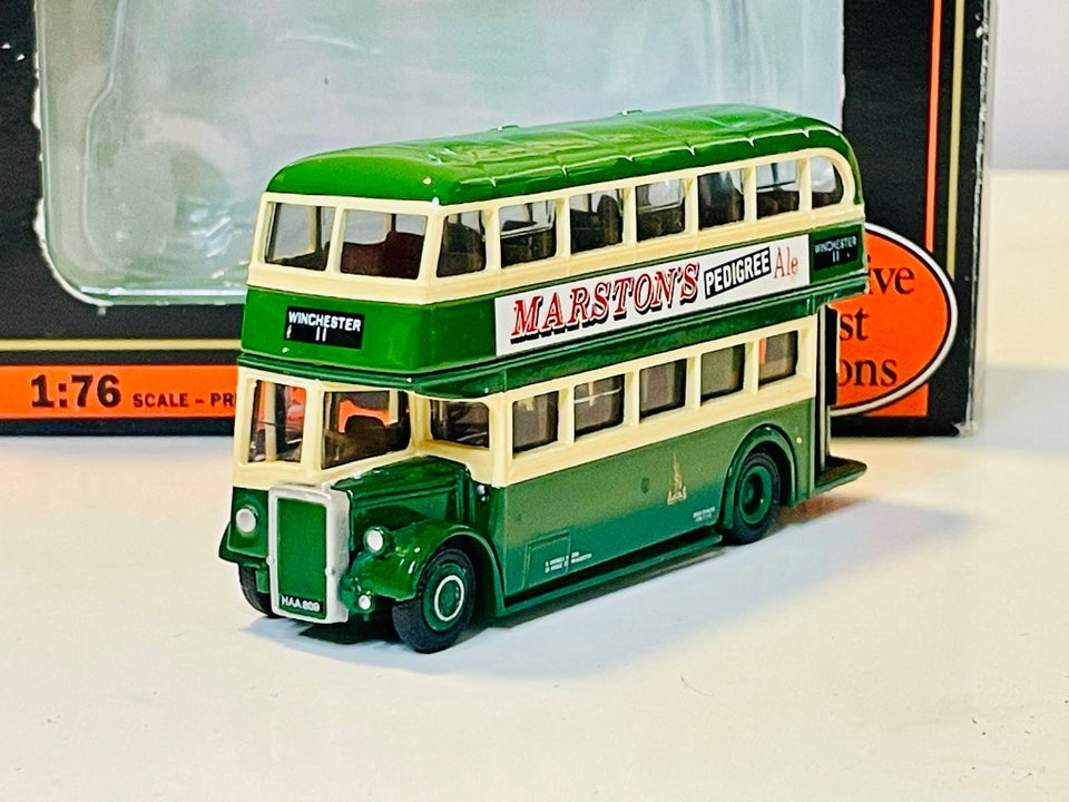 Modelbus, Exclusive First