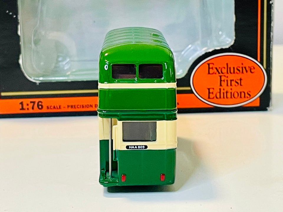 Modelbus, Exclusive First