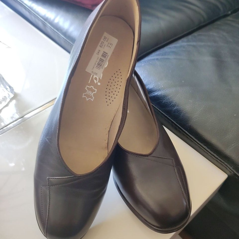 Pumps, str. 41,5, PEKO