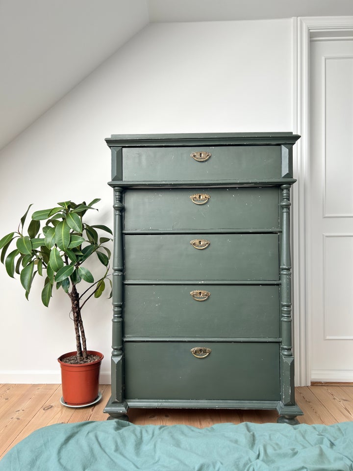 Green dresser