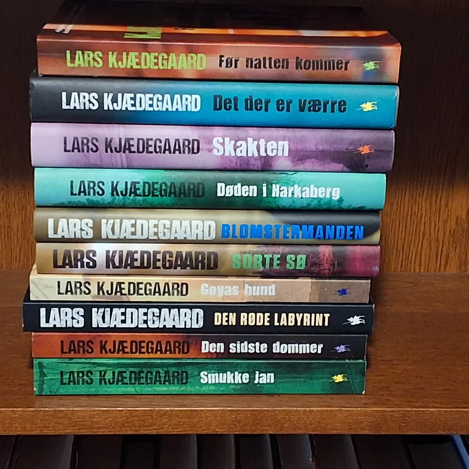 10 KRIMI.ROMANER 20kr/stk, LARS