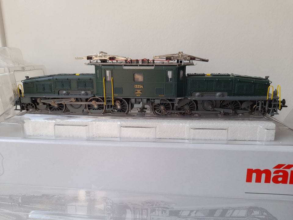 Modeltog, Märklin 39596 SBB Be 6/8