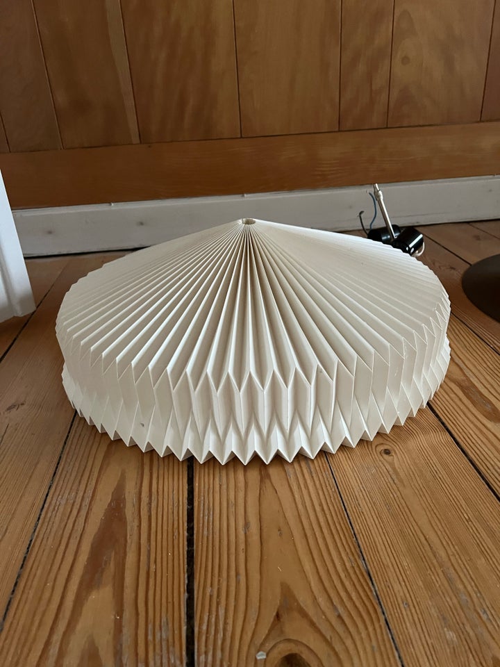 Anden loftslampe, Le Klint