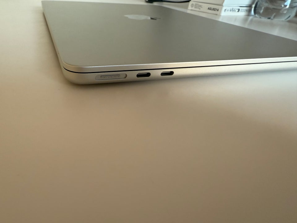 MacBook Air, M3, 4,05 GHz