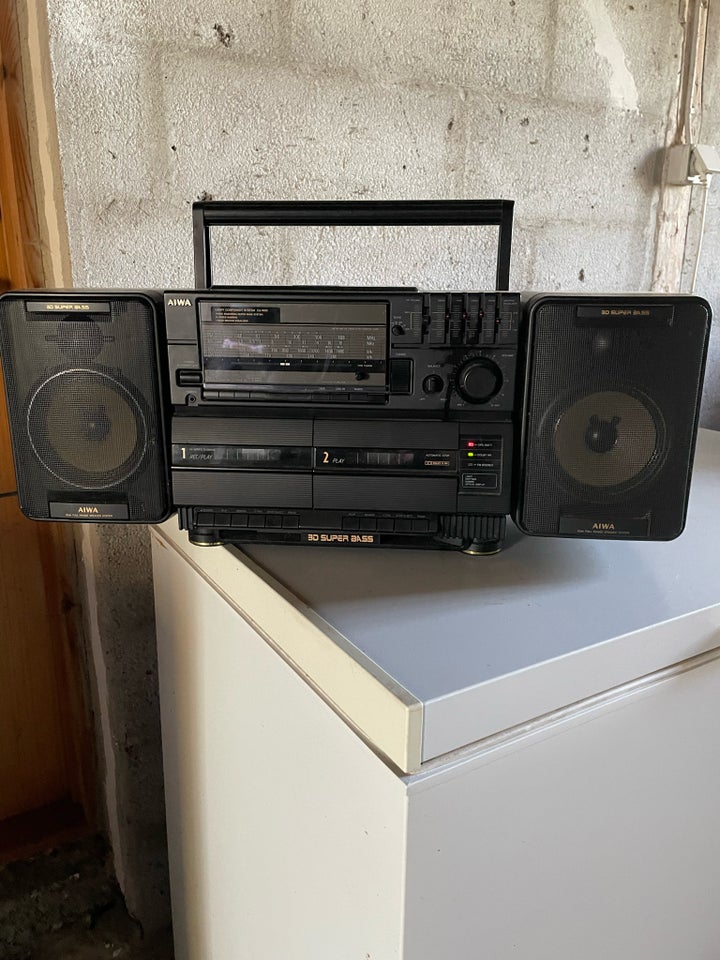 Radio, AIWA 3D Super Bass