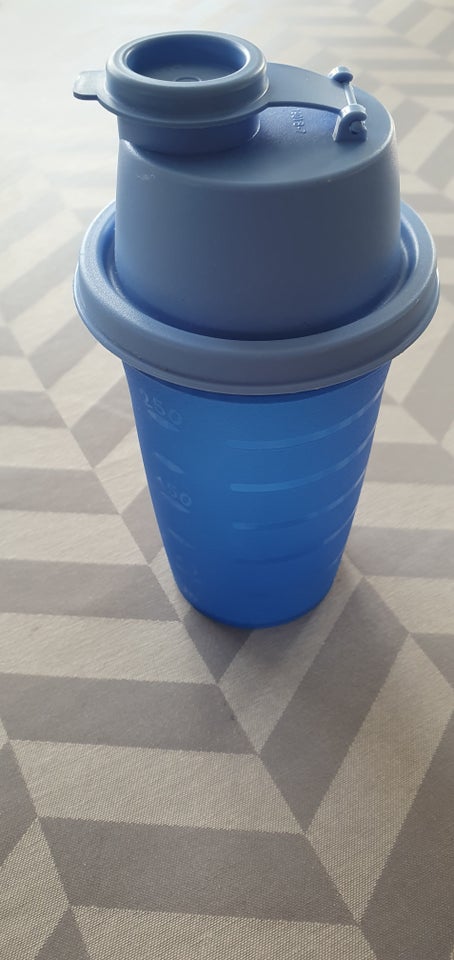 Tupperware shaker