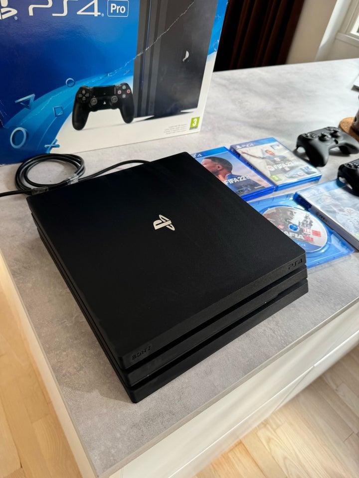 Playstation 4 Pro God