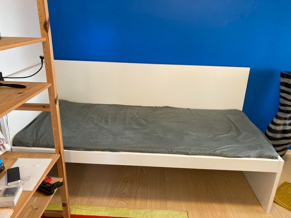 Enkeltseng, Ikea, b: 97 l: 207 h: 100