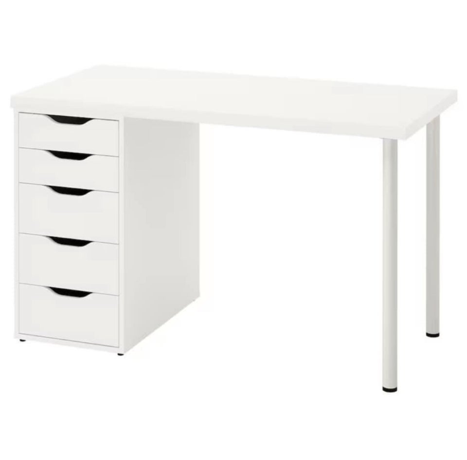 Skrivebord og reol IKEA