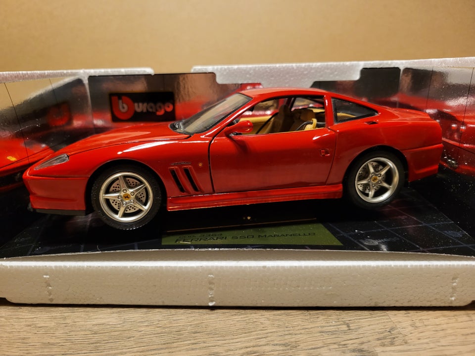 Modelbil, Ferrari 550 1996, skala