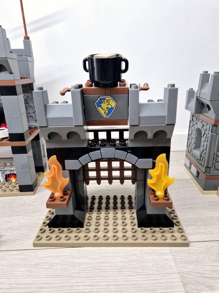 Lego Duplo, Borg sæt nr. 4777