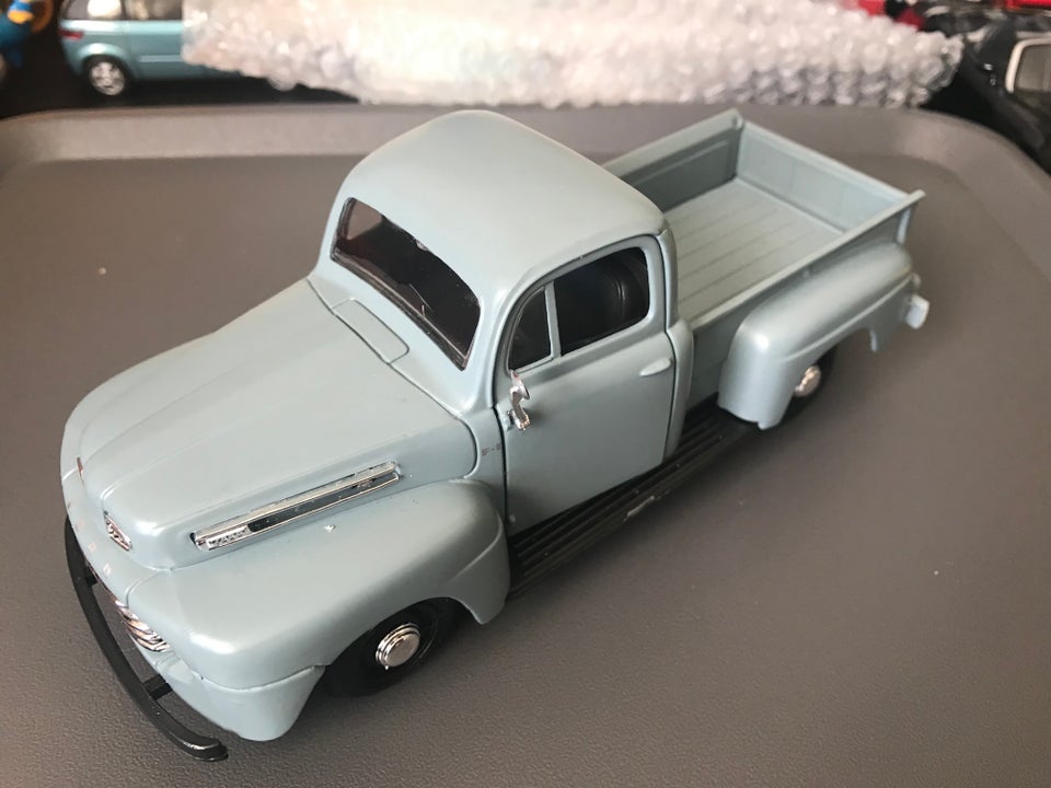 Modelbil Maisto Ford F1 skala