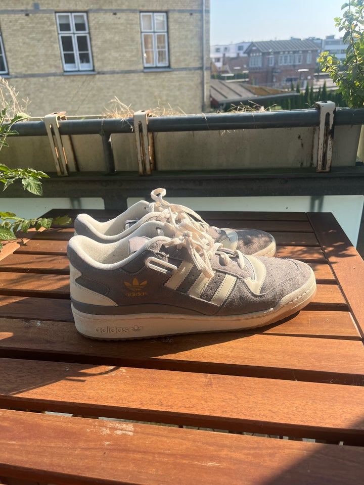 Sneakers, str. 47, Adidas