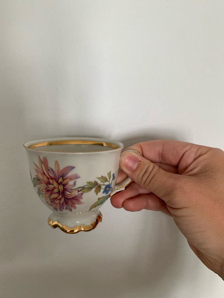 Porcelæn 12 kaffekopper med